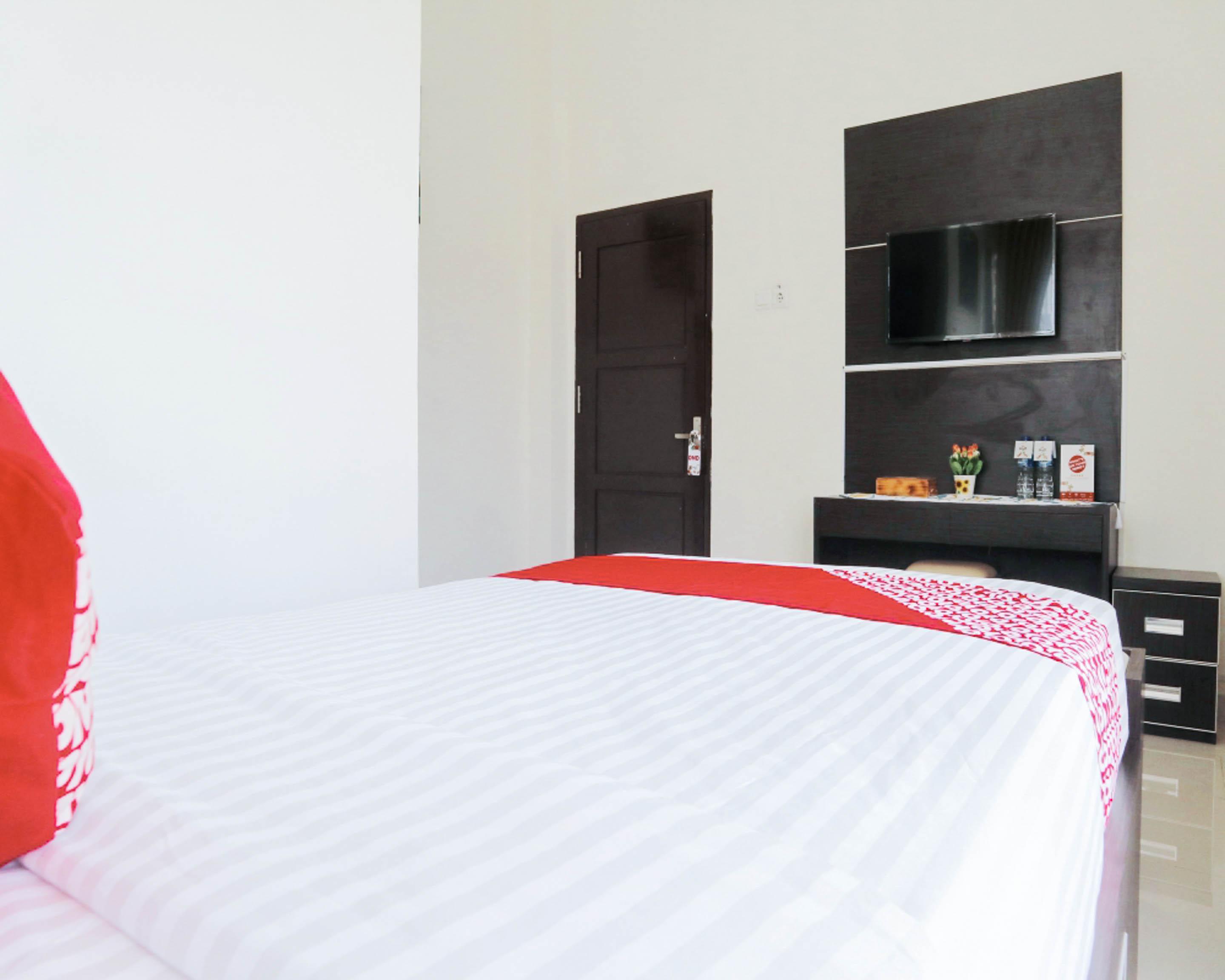 Oyo 1326 Mahakam Guest House Паданг Екстериор снимка